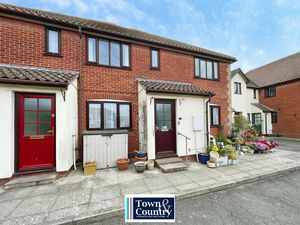 ST JAMES COURT- click for photo gallery